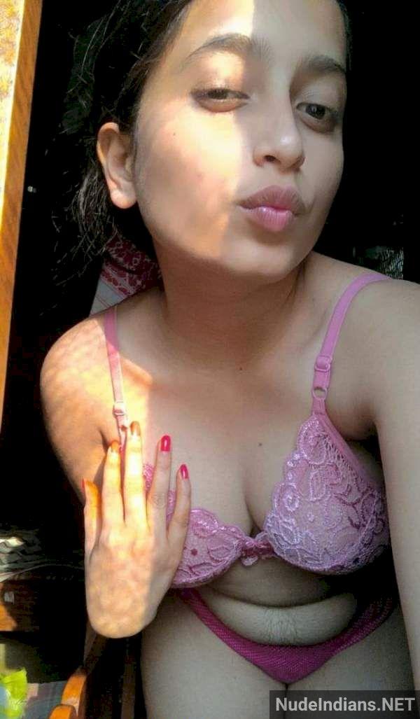 https://pub-5fcdf72a54cd4edbb03ec3edaa415a42.r2.dev/nakedleaks/sneaky_gf_payal's_revealing_selfies_for_her_new_boyfriend/33.jpg