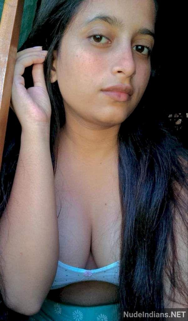 https://pub-5fcdf72a54cd4edbb03ec3edaa415a42.r2.dev/nakedleaks/sneaky_gf_payal's_revealing_selfies_for_her_new_boyfriend/37.jpg