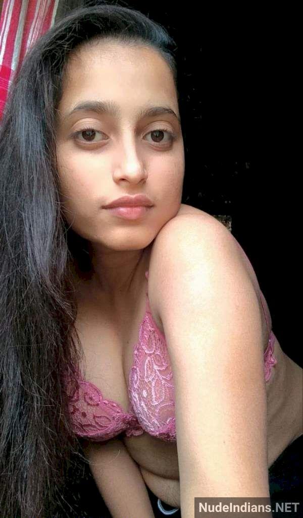 https://pub-5fcdf72a54cd4edbb03ec3edaa415a42.r2.dev/nakedleaks/sneaky_gf_payal's_revealing_selfies_for_her_new_boyfriend/39.jpg