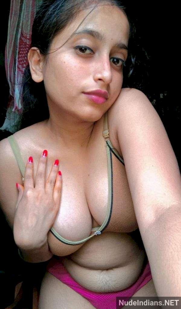 https://pub-5fcdf72a54cd4edbb03ec3edaa415a42.r2.dev/nakedleaks/sneaky_gf_payal's_revealing_selfies_for_her_new_boyfriend/41.jpg