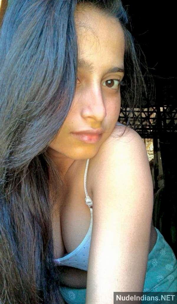 https://pub-5fcdf72a54cd4edbb03ec3edaa415a42.r2.dev/nakedleaks/sneaky_gf_payal's_revealing_selfies_for_her_new_boyfriend/51.jpg
