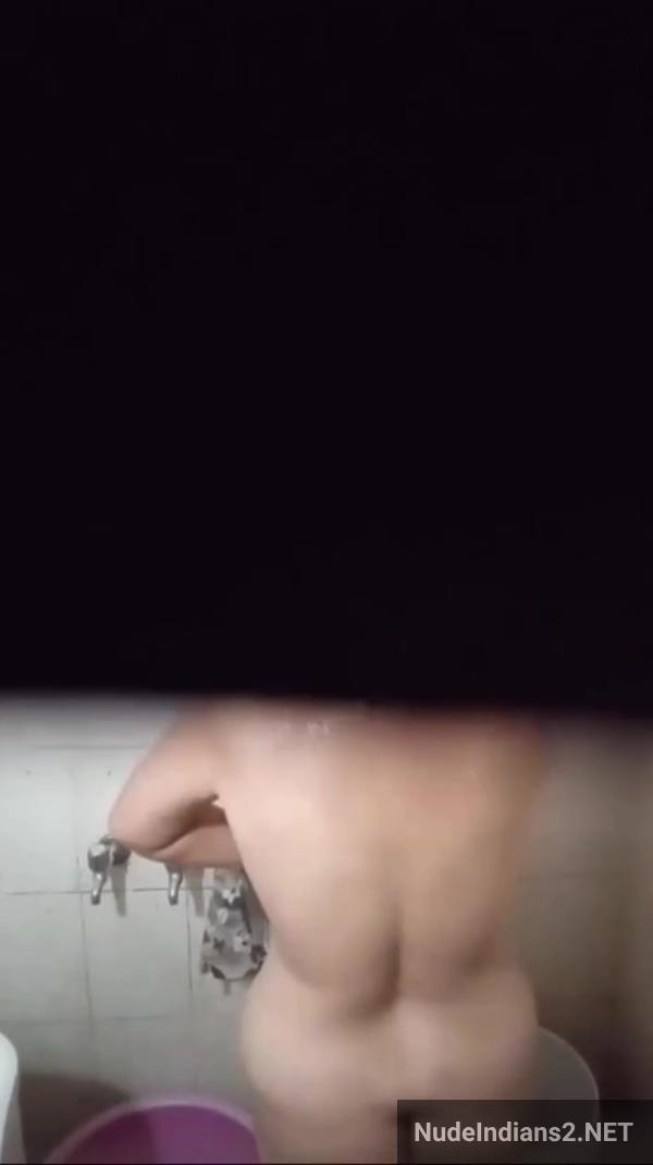 https://pub-5fcdf72a54cd4edbb03ec3edaa415a42.r2.dev/nakedleaks/sneaky_son_captures_nude_photos_of_sexy_mom_urmila_in_the_bathroom/13.jpg