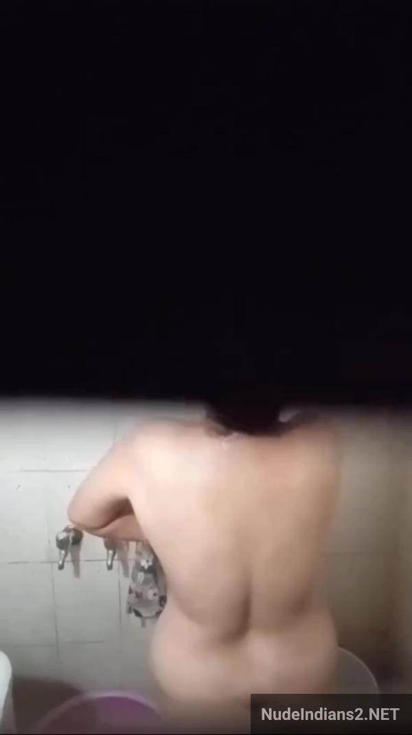 https://pub-5fcdf72a54cd4edbb03ec3edaa415a42.r2.dev/nakedleaks/sneaky_son_captures_nude_photos_of_sexy_mom_urmila_in_the_bathroom/14.jpg