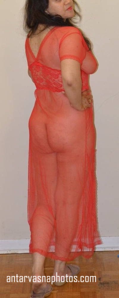 https://pub-5fcdf72a54cd4edbb03ec3edaa415a42.r2.dev/nakedleaks/sneaky_wife's_plump_butt_photos/1.jpg