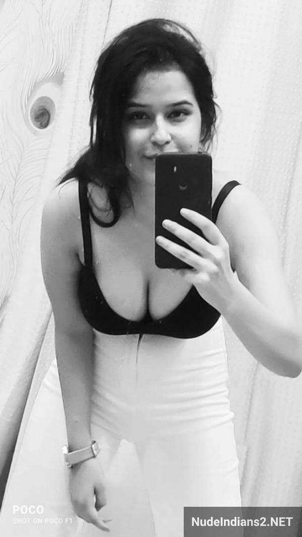 https://pub-5fcdf72a54cd4edbb03ec3edaa415a42.r2.dev/nakedleaks/socialite_manisha_flaunts_busty_selfies_in_lingerie/15.jpg
