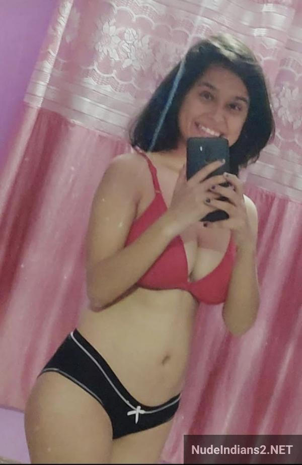 https://pub-5fcdf72a54cd4edbb03ec3edaa415a42.r2.dev/nakedleaks/socialite_manisha_flaunts_busty_selfies_in_lingerie/16.jpg