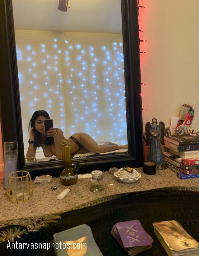 https://pub-5fcdf72a54cd4edbb03ec3edaa415a42.r2.dev/nakedleaks/sonali's_steamy_online_encounter_revealed_in_nude_photos/10.jpg