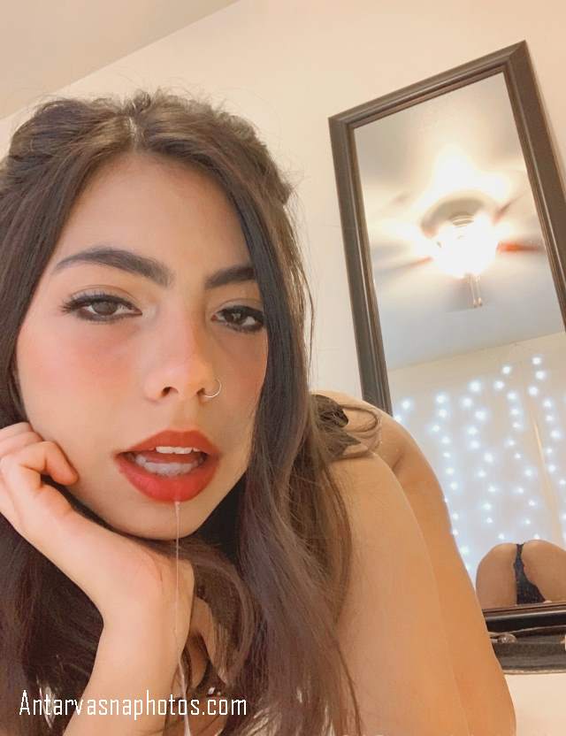https://pub-5fcdf72a54cd4edbb03ec3edaa415a42.r2.dev/nakedleaks/sonali's_steamy_online_encounter_revealed_in_nude_photos/16.jpg