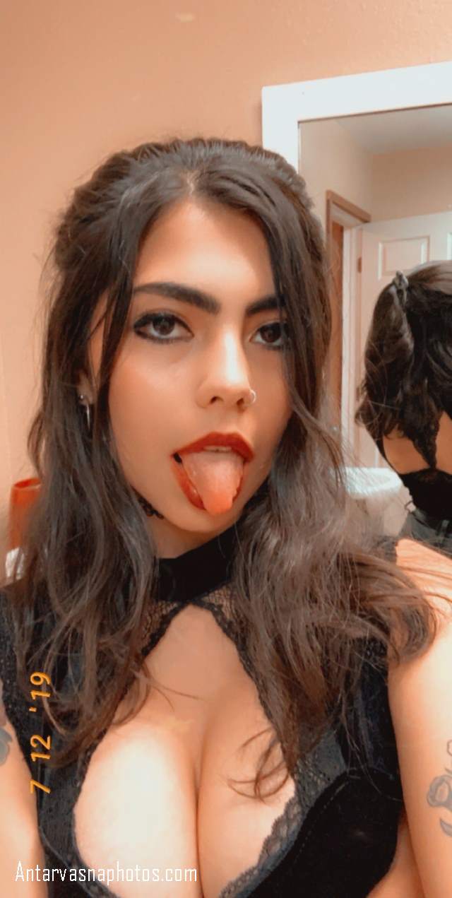 https://pub-5fcdf72a54cd4edbb03ec3edaa415a42.r2.dev/nakedleaks/sonali's_steamy_online_encounter_revealed_in_nude_photos/3.jpg
