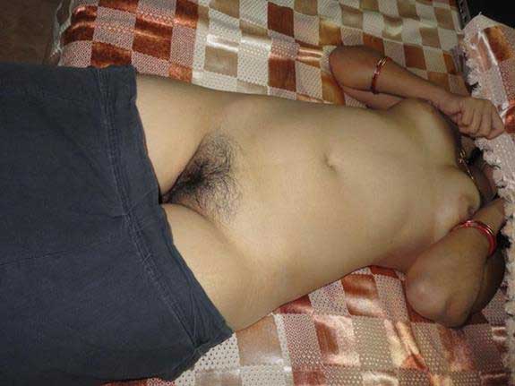 https://pub-5fcdf72a54cd4edbb03ec3edaa415a42.r2.dev/nakedleaks/soothing_the_hot_indian_girl_with_a_banana/1.jpg