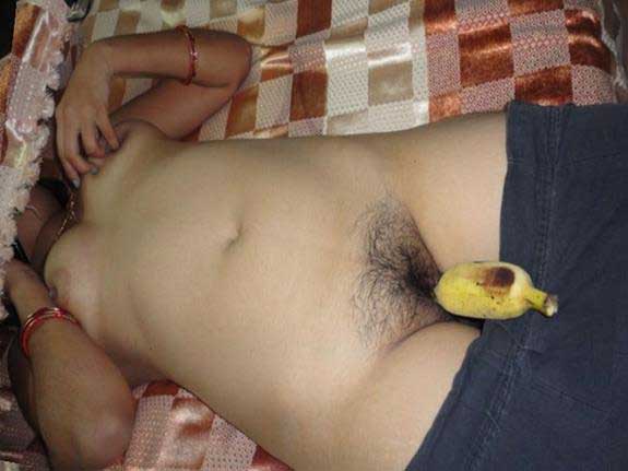 https://pub-5fcdf72a54cd4edbb03ec3edaa415a42.r2.dev/nakedleaks/soothing_the_hot_indian_girl_with_a_banana/3.jpg