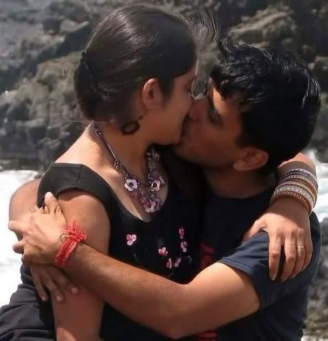 https://pub-5fcdf72a54cd4edbb03ec3edaa415a42.r2.dev/nakedleaks/sophisticated_telugu_aunt_shares_intimate_images/0.jpg