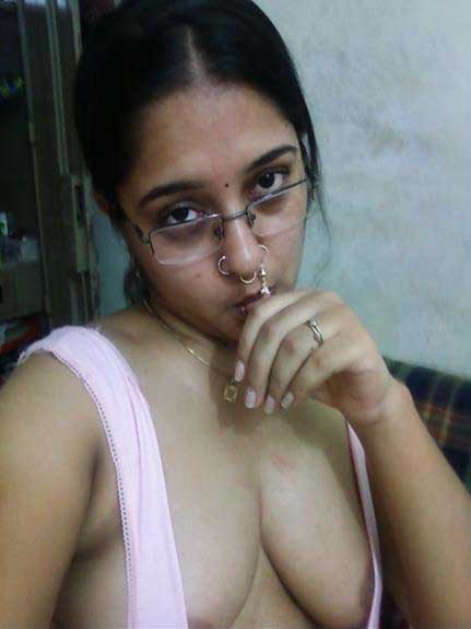 https://pub-5fcdf72a54cd4edbb03ec3edaa415a42.r2.dev/nakedleaks/southern_indian_mangla_bhabhi_explicit_images/1.jpg