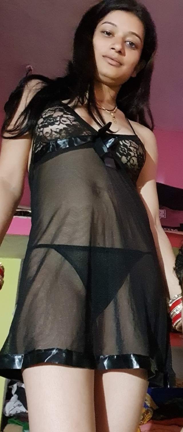 https://pub-5fcdf72a54cd4edbb03ec3edaa415a42.r2.dev/nakedleaks/spicy_bhabhi_taking_nude_pictures_with_husband/3.jpg