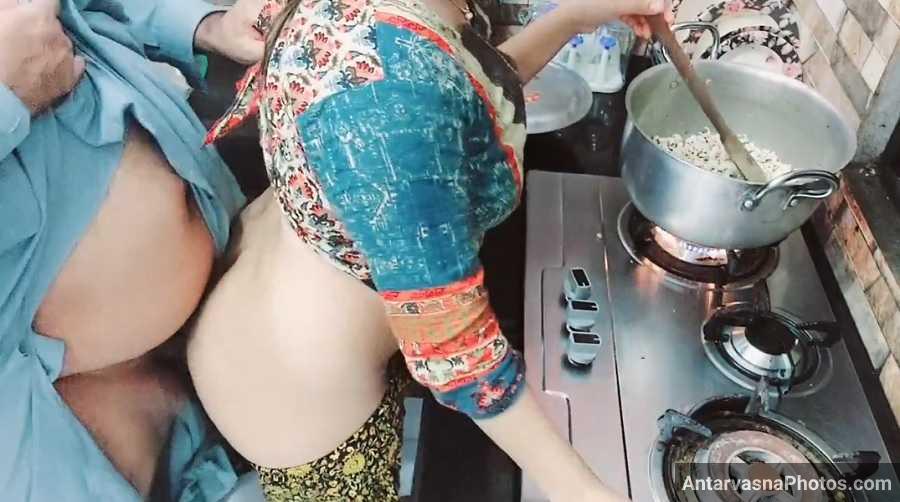 https://pub-5fcdf72a54cd4edbb03ec3edaa415a42.r2.dev/nakedleaks/spicy_jeera_rice_and_intimate_lahori_bhabhi_in_a_pakistani_husband's_kitchen/1.jpg