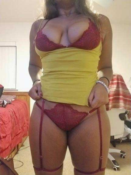 https://pub-5fcdf72a54cd4edbb03ec3edaa415a42.r2.dev/nakedleaks/spirited_indian_girl's_playful_youth/0.jpg