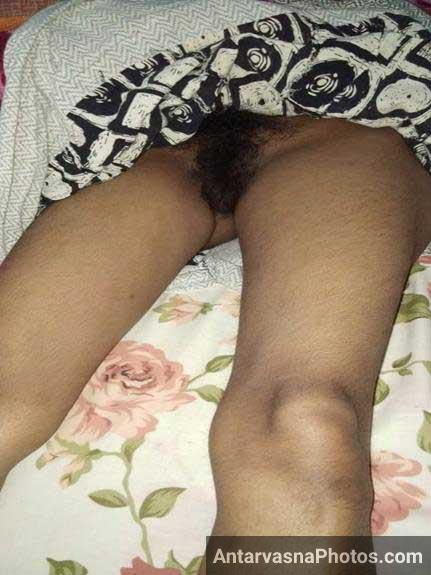https://pub-5fcdf72a54cd4edbb03ec3edaa415a42.r2.dev/nakedleaks/steamy_images_of_a_spicy_indian_wife's_unshaven_beauty/2.jpg