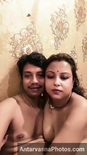 https://pub-5fcdf72a54cd4edbb03ec3edaa415a42.r2.dev/nakedleaks/steamy_images_of_seductive_bengali_wife/2.jpg