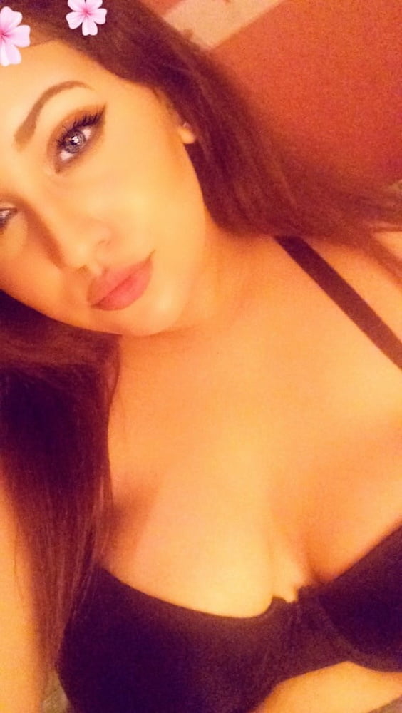 Steamy Instagram Story Photos of Busty Beauty
