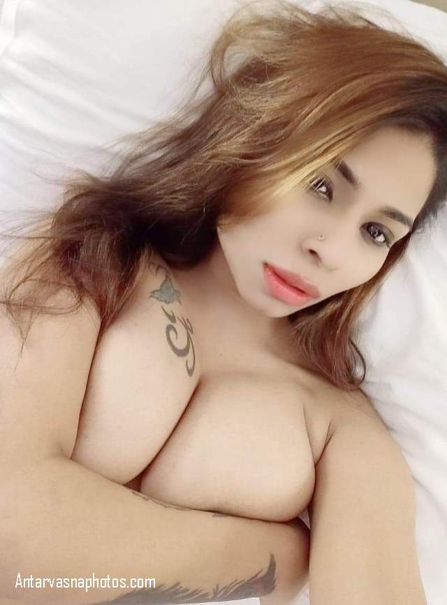 https://pub-5fcdf72a54cd4edbb03ec3edaa415a42.r2.dev/nakedleaks/steamy_photos_of_desirable_bhabhi_manavi/1.jpg