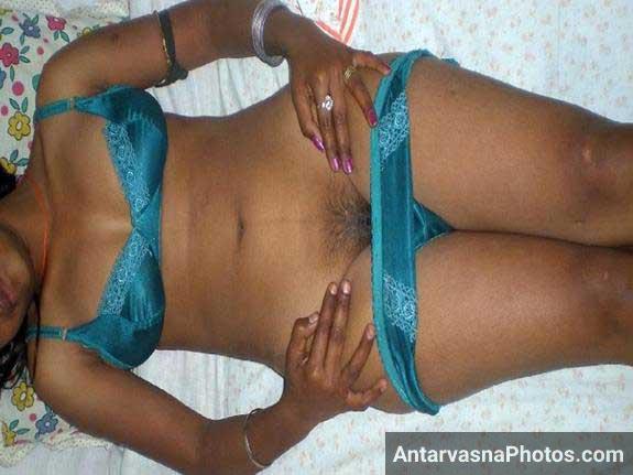 Stunning Image of Seductive Indian Woman