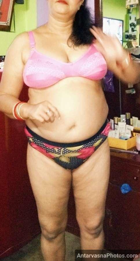 https://pub-5fcdf72a54cd4edbb03ec3edaa415a42.r2.dev/nakedleaks/stunning_indian_educator's_sensual_images/6.jpg
