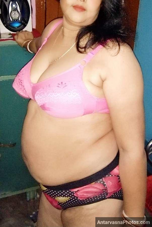 https://pub-5fcdf72a54cd4edbb03ec3edaa415a42.r2.dev/nakedleaks/stunning_indian_educator's_sensual_images/7.jpg