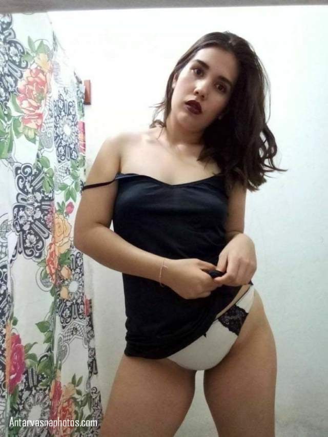 https://pub-5fcdf72a54cd4edbb03ec3edaa415a42.r2.dev/nakedleaks/stunning_photos_of_indian_girl_sabana's_sensual_appeal/1.jpg