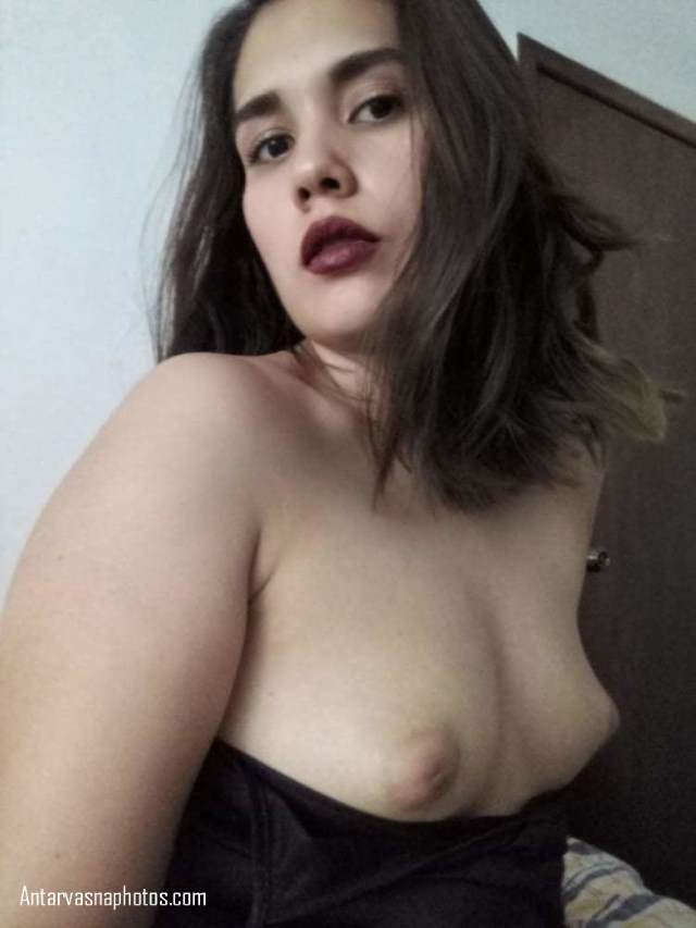https://pub-5fcdf72a54cd4edbb03ec3edaa415a42.r2.dev/nakedleaks/stunning_photos_of_indian_girl_sabana's_sensual_appeal/5.jpg