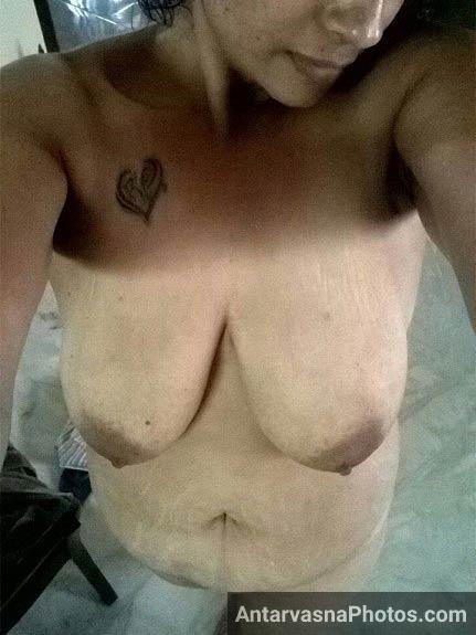 Sultry Aunt from Patna Exposes All in XXX Images