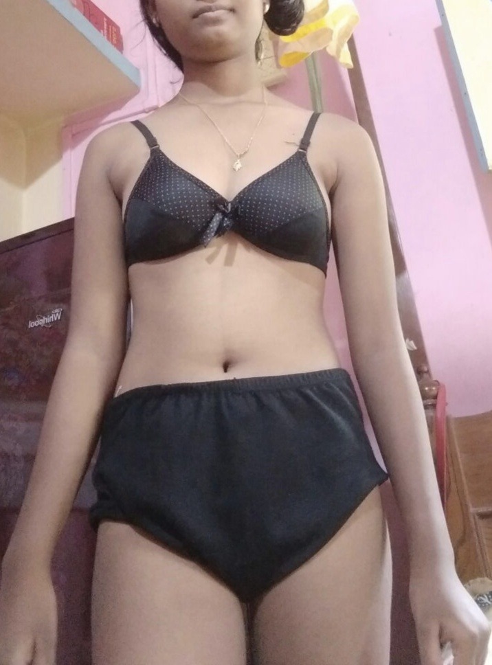 https://pub-5fcdf72a54cd4edbb03ec3edaa415a42.r2.dev/nakedleaks/sultry_images_of_teenage_beauty_manju's_natural_bush/1.jpg