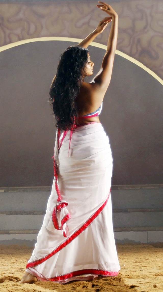 https://pub-5fcdf72a54cd4edbb03ec3edaa415a42.r2.dev/nakedleaks/supervisor_with_seductive_desi_girl_intimate_pictures/3.jpg