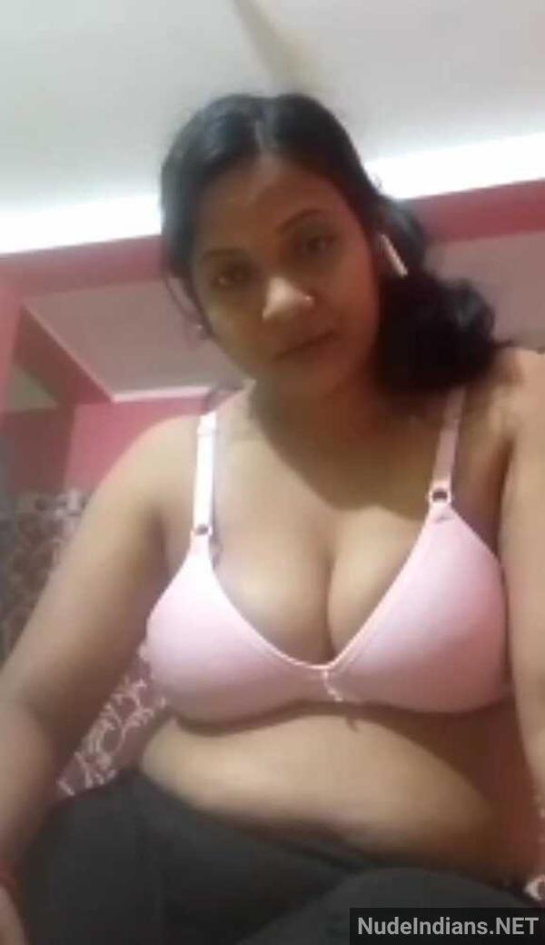 https://pub-5fcdf72a54cd4edbb03ec3edaa415a42.r2.dev/nakedleaks/supriya_aunty_exposes_and_fondles_voluptuous_breasts_on_video/13.jpg