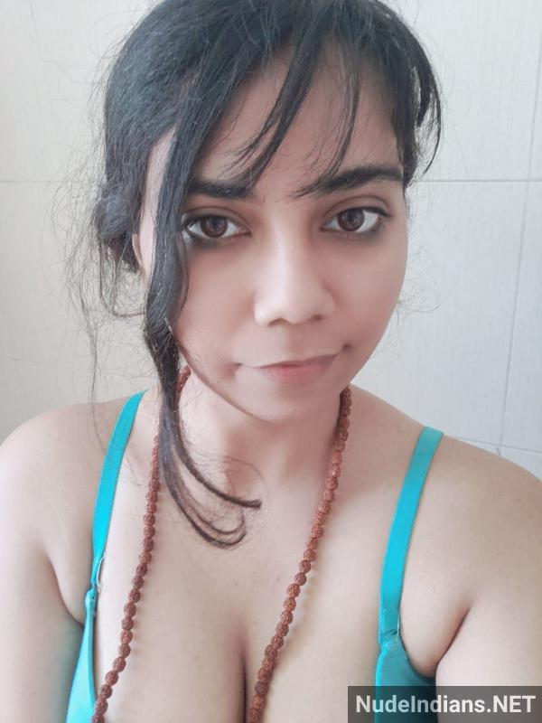 https://pub-5fcdf72a54cd4edbb03ec3edaa415a42.r2.dev/nakedleaks/surat_girlfriend_sonal_flaunts_plump_breasts_in_snug_bra_for_seductive_fun/15.jpg