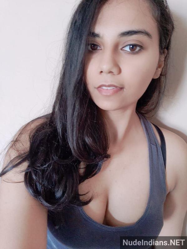 https://pub-5fcdf72a54cd4edbb03ec3edaa415a42.r2.dev/nakedleaks/surat_girlfriend_sonal_flaunts_plump_breasts_in_snug_bra_for_seductive_fun/17.jpg
