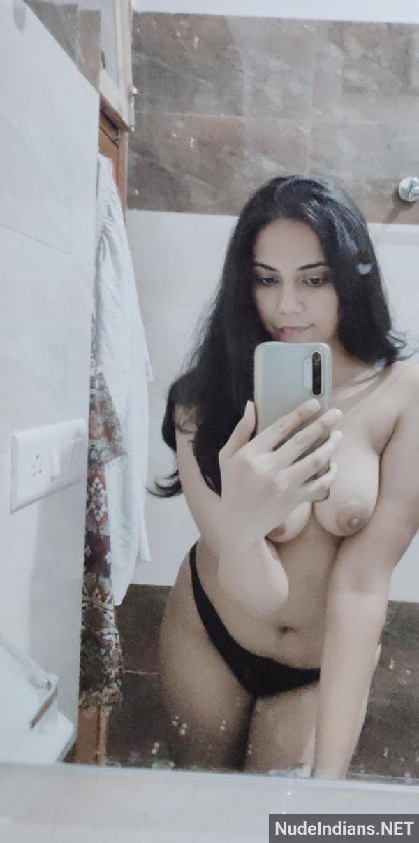 https://pub-5fcdf72a54cd4edbb03ec3edaa415a42.r2.dev/nakedleaks/surat_girlfriend_sonal_flaunts_plump_breasts_in_snug_bra_for_seductive_fun/26.jpg