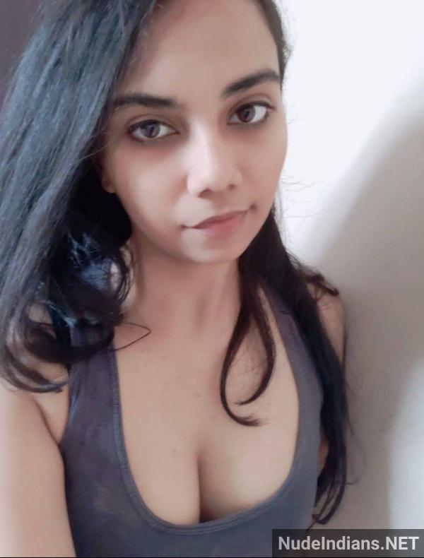 https://pub-5fcdf72a54cd4edbb03ec3edaa415a42.r2.dev/nakedleaks/surat_girlfriend_sonal_flaunts_plump_breasts_in_snug_bra_for_seductive_fun/3.jpg