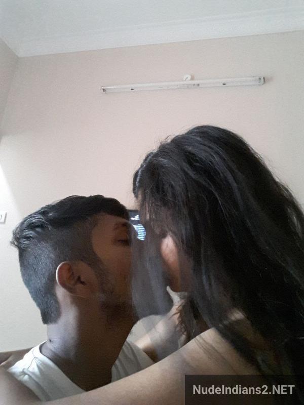 https://pub-5fcdf72a54cd4edbb03ec3edaa415a42.r2.dev/nakedleaks/tamil_college_girl_radhika_iyer_secret_affair_photos/2.jpg