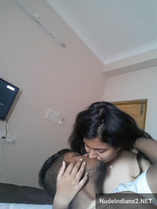 https://pub-5fcdf72a54cd4edbb03ec3edaa415a42.r2.dev/nakedleaks/tamil_college_girl_radhika_iyer_secret_affair_photos/7.jpg