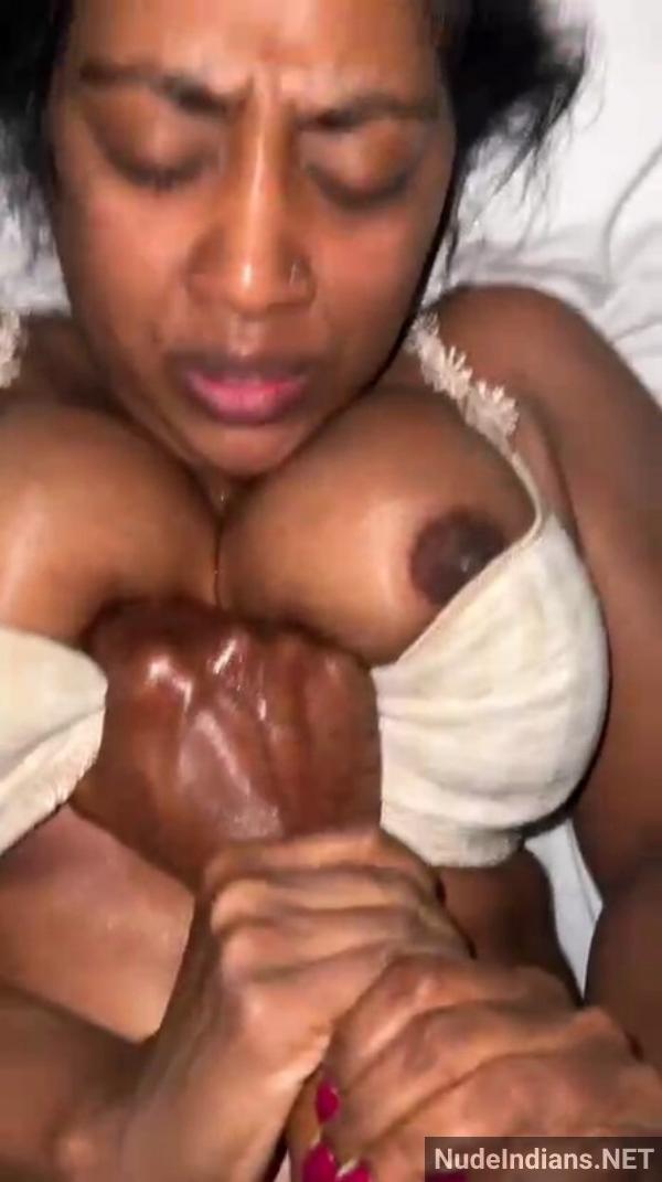 https://pub-5fcdf72a54cd4edbb03ec3edaa415a42.r2.dev/nakedleaks/tamil_wife's_energetic_encounter_with_husband/5.jpg