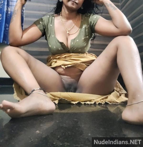https://pub-5fcdf72a54cd4edbb03ec3edaa415a42.r2.dev/nakedleaks/tamil_wife_seductively_reveals_black_bush_for_intimate_encounter/44.jpg