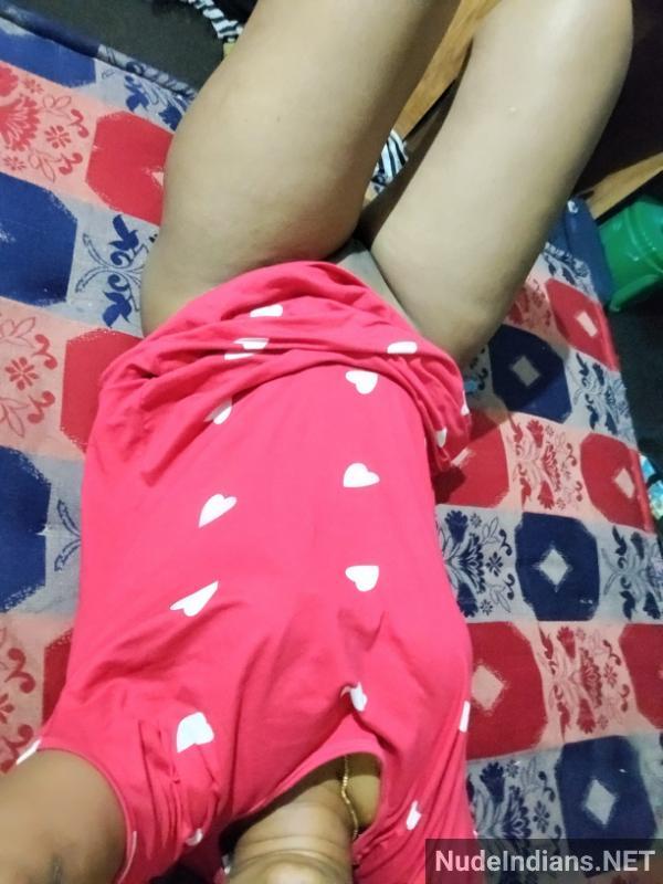 https://pub-5fcdf72a54cd4edbb03ec3edaa415a42.r2.dev/nakedleaks/tamil_wife_seductively_reveals_black_bush_for_intimate_encounter/60.jpg