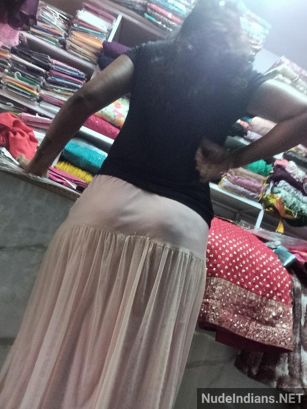 https://pub-5fcdf72a54cd4edbb03ec3edaa415a42.r2.dev/nakedleaks/tamil_wife_seductively_reveals_black_bush_for_intimate_encounter/64.jpg