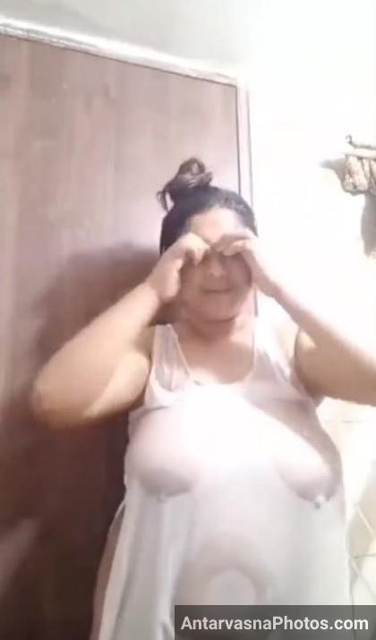https://pub-5fcdf72a54cd4edbb03ec3edaa415a42.r2.dev/nakedleaks/tanker_bhabhi_reveals_sensual_bathroom_pictures/3.jpg