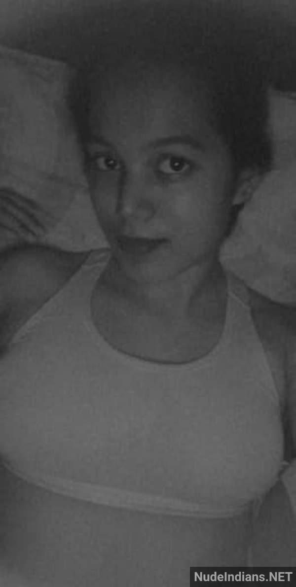 https://pub-5fcdf72a54cd4edbb03ec3edaa415a42.r2.dev/nakedleaks/tasnim_ayesha_tiktok_sensation's_risque_content/14.jpg