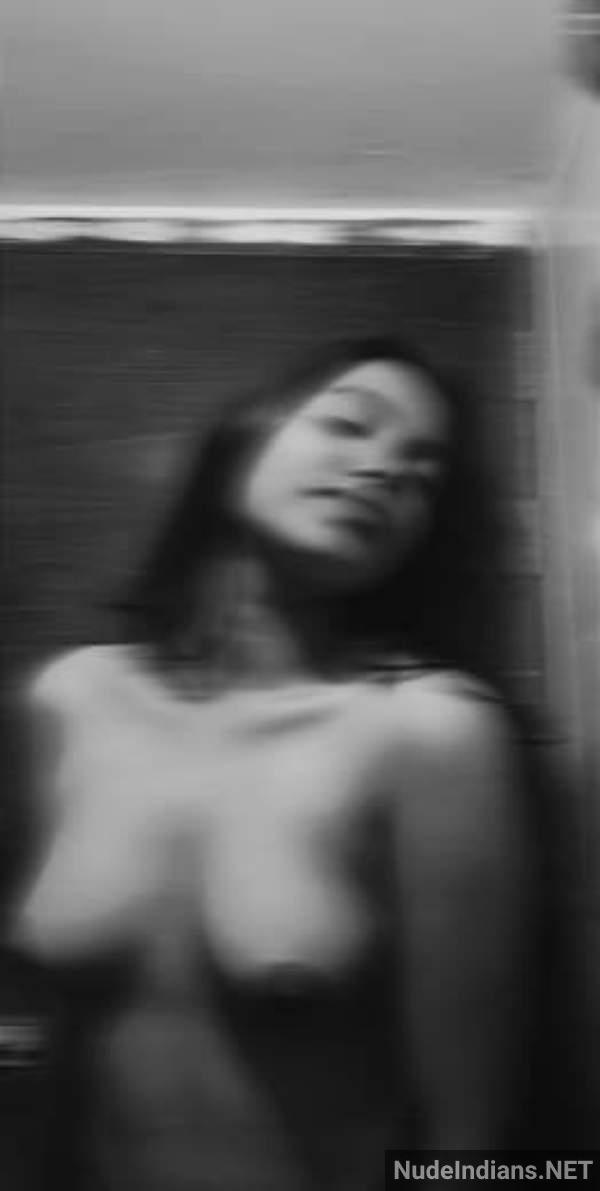 https://pub-5fcdf72a54cd4edbb03ec3edaa415a42.r2.dev/nakedleaks/tasnim_ayesha_tiktok_sensation's_risque_content/26.jpg
