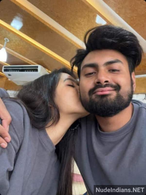 https://pub-5fcdf72a54cd4edbb03ec3edaa415a42.r2.dev/nakedleaks/tasnim_ayesha_tiktok_sensation's_risque_content/49.jpg