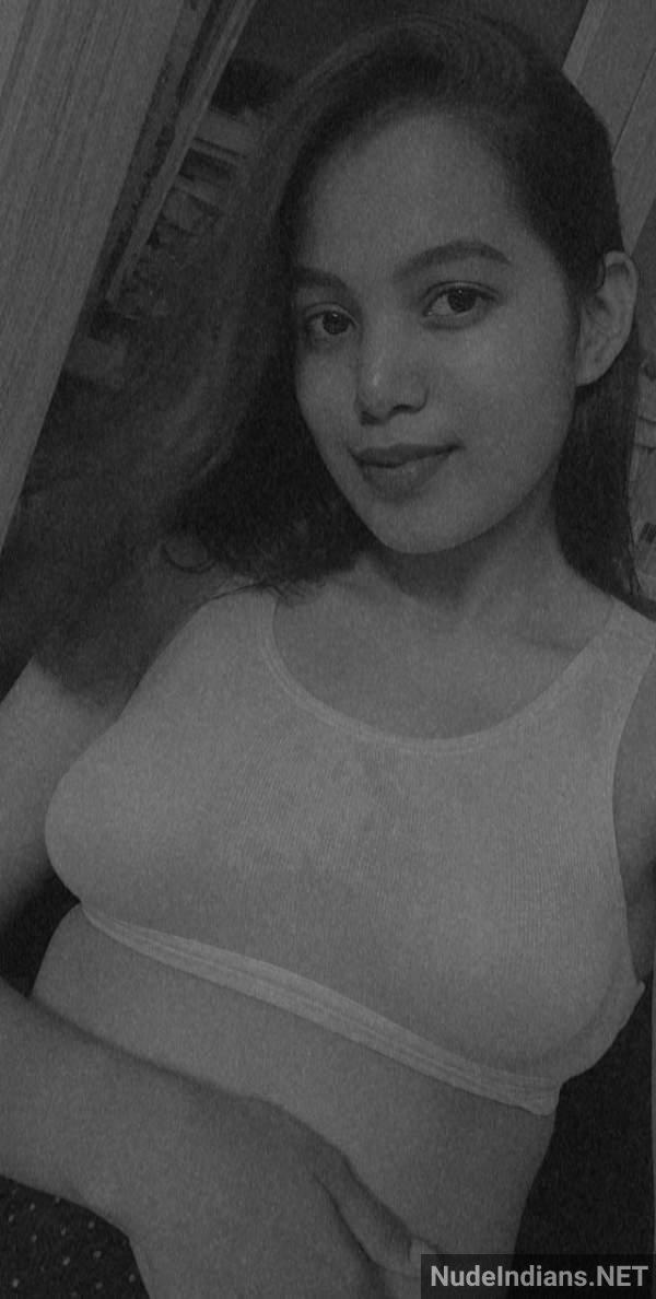 https://pub-5fcdf72a54cd4edbb03ec3edaa415a42.r2.dev/nakedleaks/tasnim_ayesha_tiktok_sensation's_risque_content/58.jpg