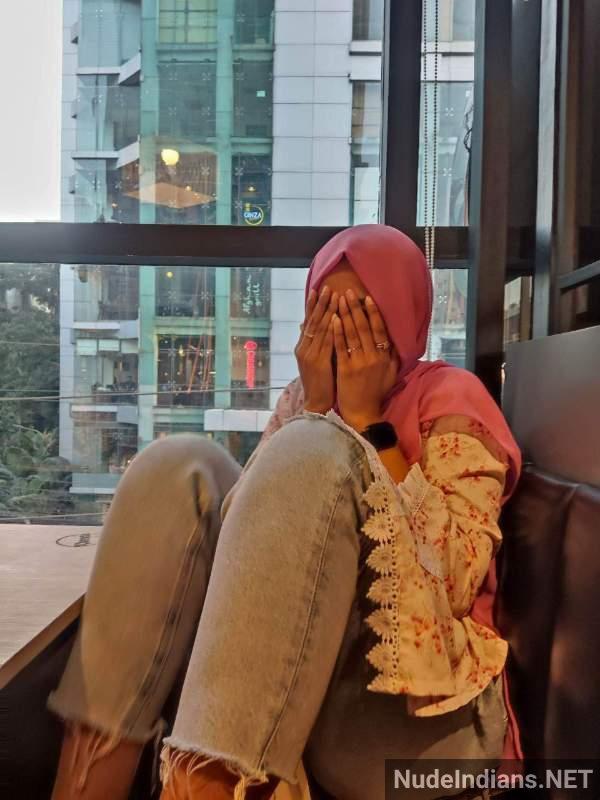 https://pub-5fcdf72a54cd4edbb03ec3edaa415a42.r2.dev/nakedleaks/tasnim_ayesha_tiktok_sensation's_risque_content/62.jpg