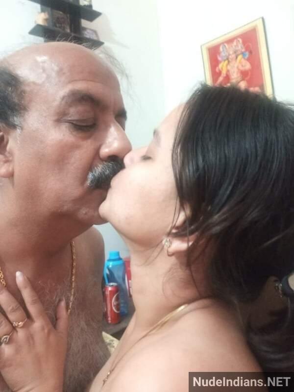 https://pub-5fcdf72a54cd4edbb03ec3edaa415a42.r2.dev/nakedleaks/telangana_spouses_intimate_pictures_exposed_online/33.jpg